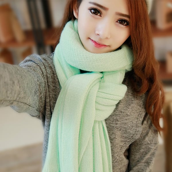 Γυναικεία χειμωνιάτικα  μοντέρνα και κομψά κασκόλ σε διάφορα χρώματα