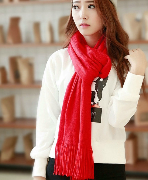 Γυναικεία χειμωνιάτικα  μοντέρνα και κομψά κασκόλ σε διάφορα χρώματα