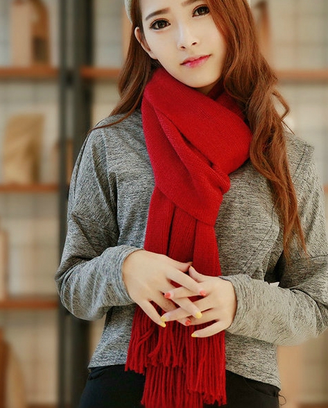 Γυναικεία χειμωνιάτικα  μοντέρνα και κομψά κασκόλ σε διάφορα χρώματα