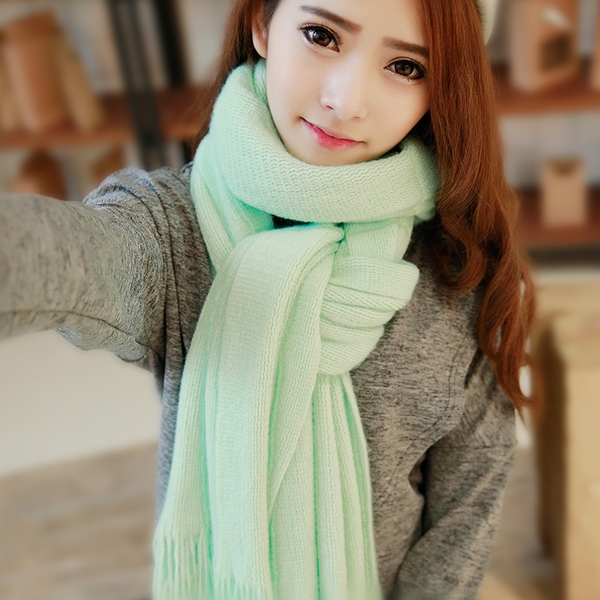 Γυναικεία χειμωνιάτικα  μοντέρνα και κομψά κασκόλ σε διάφορα χρώματα