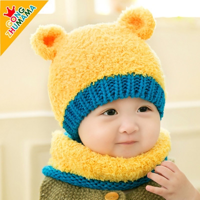 Комплект шапка с ушички и шал за деца до две години - избор между комплект от шапка и шал и само шапка - различни модели