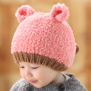 Комплект шапка с ушички и шал за деца до две години - избор между комплект от шапка и шал и само шапка - различни модели