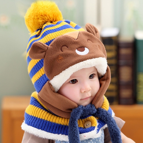 Σύνολο για μικρά παιδιά από καπέλο και κασκόλ και διαφορετικά χρώματα με αυτιά