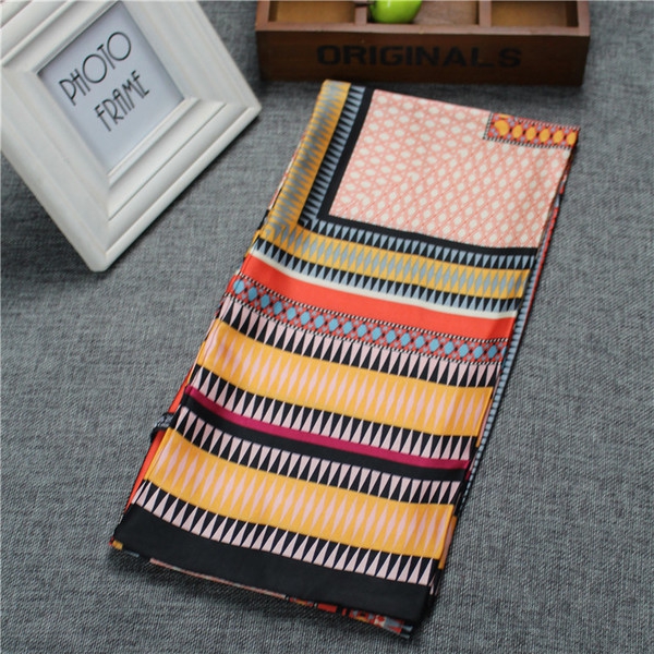 Дамски стилни и модерни шалове - различни модели