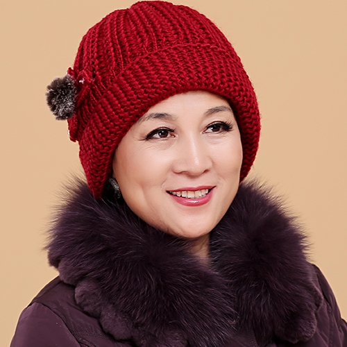 Топли зимни дамски плетени шапки - различни модели