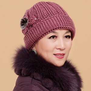 Θερμό χειμώνα κυρίες πλεκτά καπέλα - διαφορετικά μοντέλα