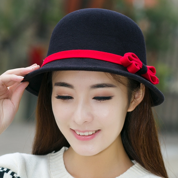 Дамска стилна шапка в ретро стил в различни цветове