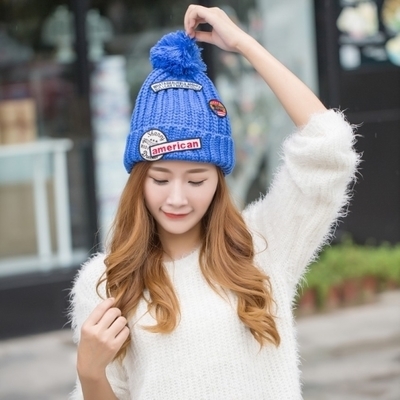 Κυρίες χειμώνα καπέλα με λουλούδια ή μπάλα - διαφορετικά μοντέλα