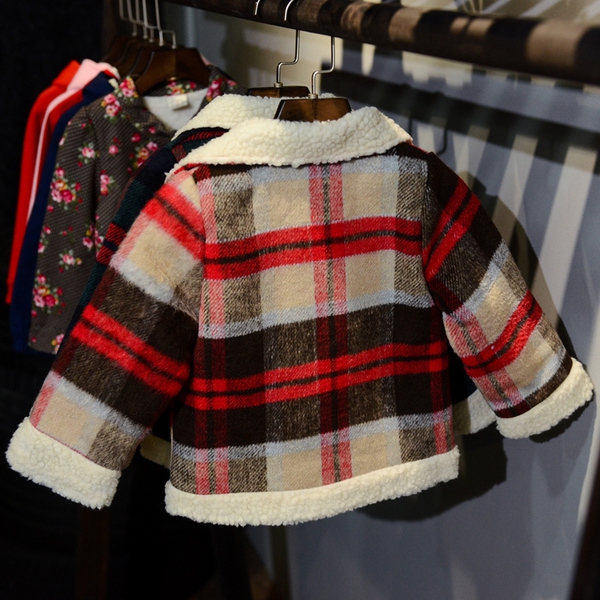 Детско зимно яке за момичета в два карирани варианта 