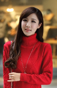 Дамски пуловер с висока яка и без в различни цветове 