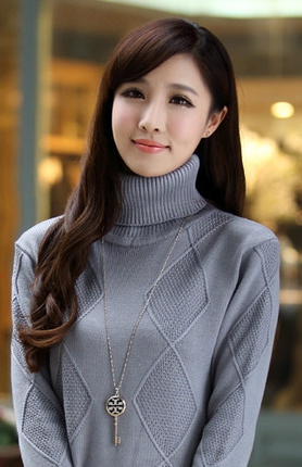 Дамски пуловер с висока яка и без в различни цветове 