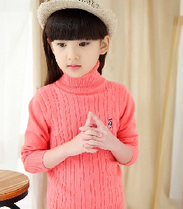 Детски зимни пуловери за момичета и момчета в разнообразие от различни цветове - червен, розов, оранжев, сив, черен