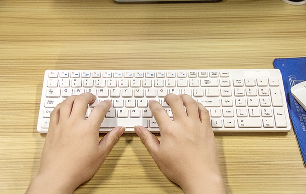 безжична мишка и клавиатура комплект