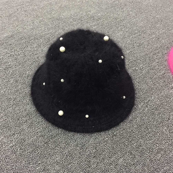 Детски зимни шапки в различни модели подходящи за момичета от 2 до 8 години