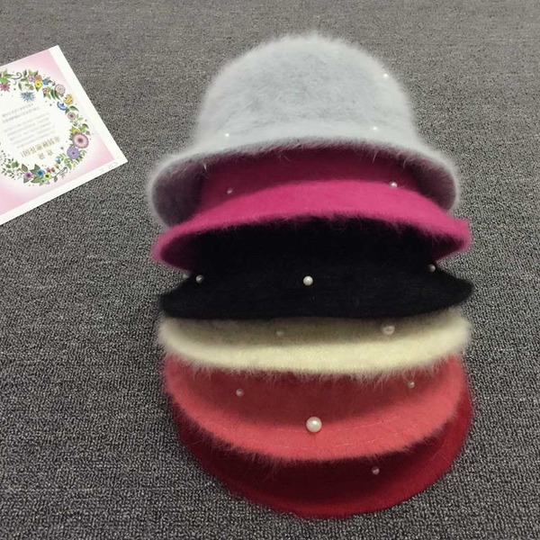 Детски зимни шапки в различни модели подходящи за момичета от 2 до 8 години