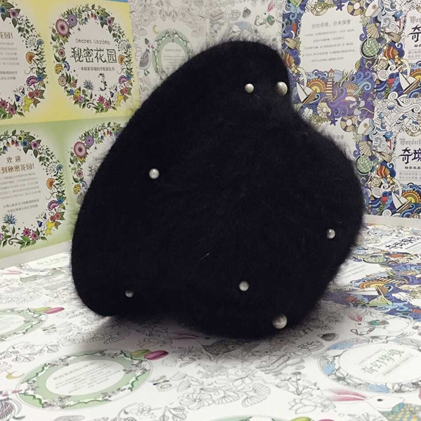 Детски зимни шапки в различни модели подходящи за момичета от 2 до 8 години