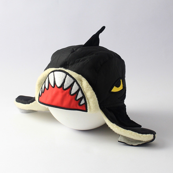 Детска шапка тип `Акула` в няколко изключителни модела  