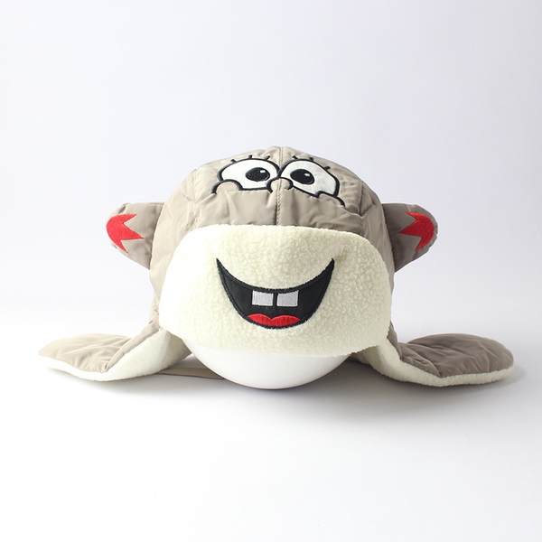 Детска шапка тип `Акула` в няколко изключителни модела  