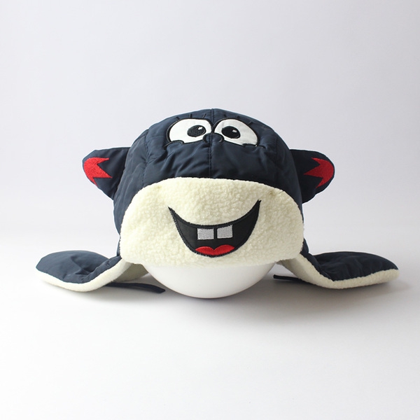 Детска шапка тип `Акула` в няколко изключителни модела  