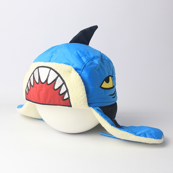 Детска шапка тип `Акула` в няколко изключителни модела  