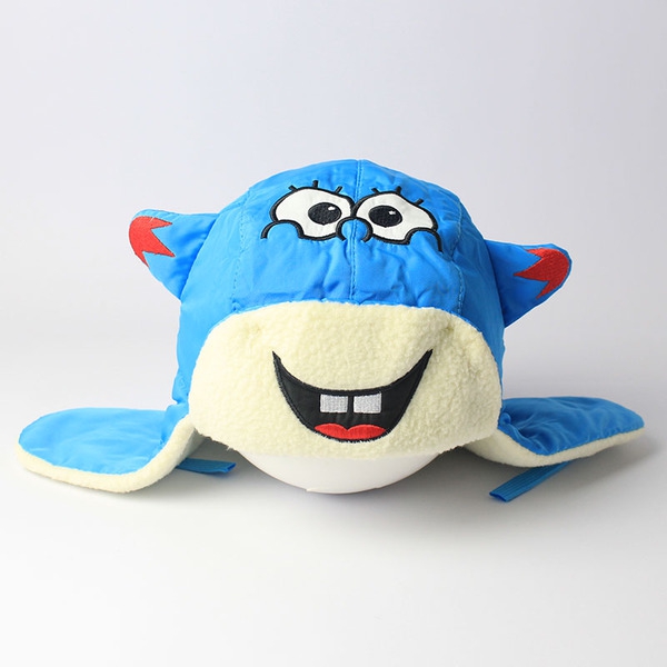 Детска шапка тип `Акула` в няколко изключителни модела  