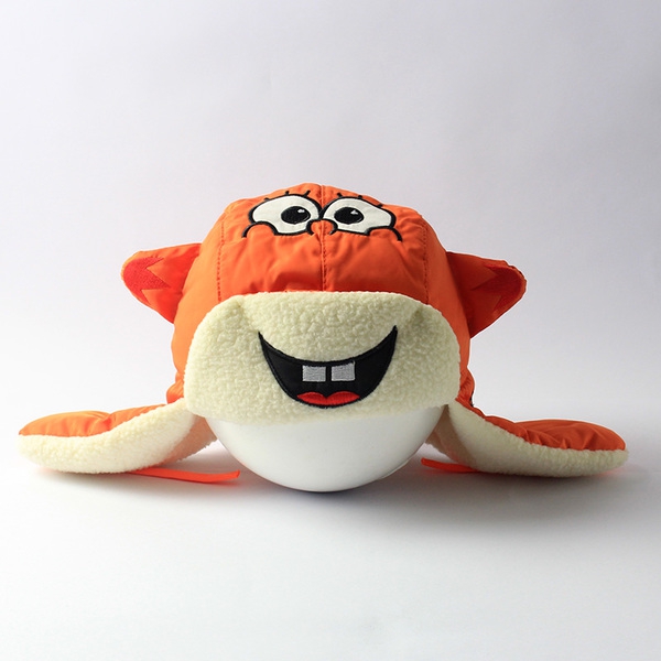 Детска шапка тип `Акула` в няколко изключителни модела  