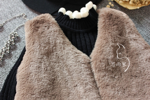 Детска зимна жилетка за момичета в три цвята - черен, кафяв и бежов