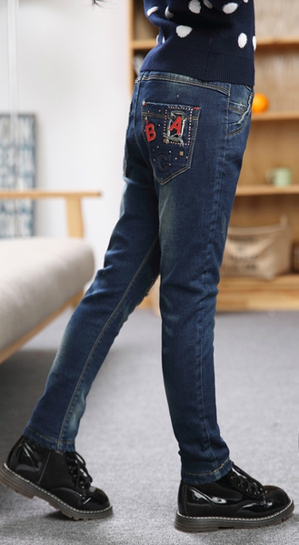 Детски стилни дънки подходящи за момичета