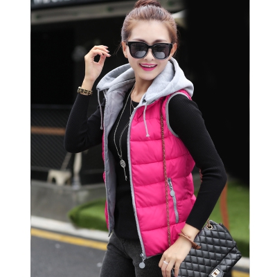 Дамски елек в различни цветове със сваляща се качулка 