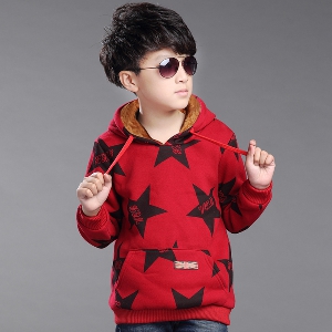 Παιδικό  χειμωνιάτικο πουλόβερ  με κουκούλα για τα αγόρια σε  κόκκινο και πράσινο χρώμα