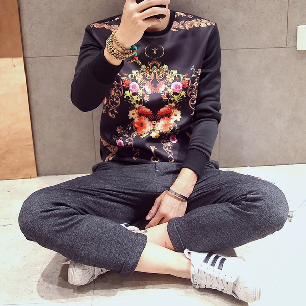 Ανδρικά πουκάμισα με διάφορες απεικονίσεις