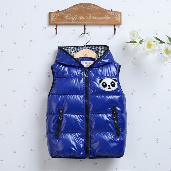 Зимен елек за малки деца - син, червен, черен с изобразено мече