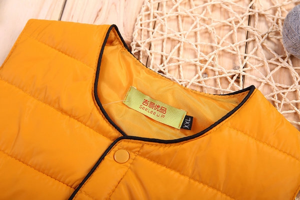 Κομψό παιδικό γυλέκο  σε 4 μοντέλα - μπλε, πορτοκαλί, μαύρο, ροζ χρώμα