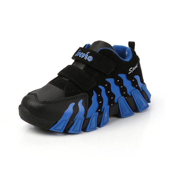 Παιδικά παούτσια για αγόρια - τρία κορυφαία μοντέλα σε κόκκινο, πράσινο και μπλε χρώμα