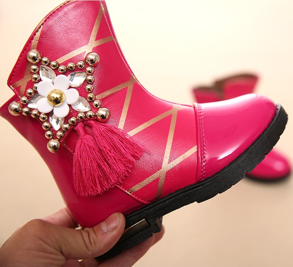 Φτηνές μπότες για κορίτσια και γυναίκες από τεχνητό δέρμα σε κόκκινο, μαύρο, ροζ χρώμα