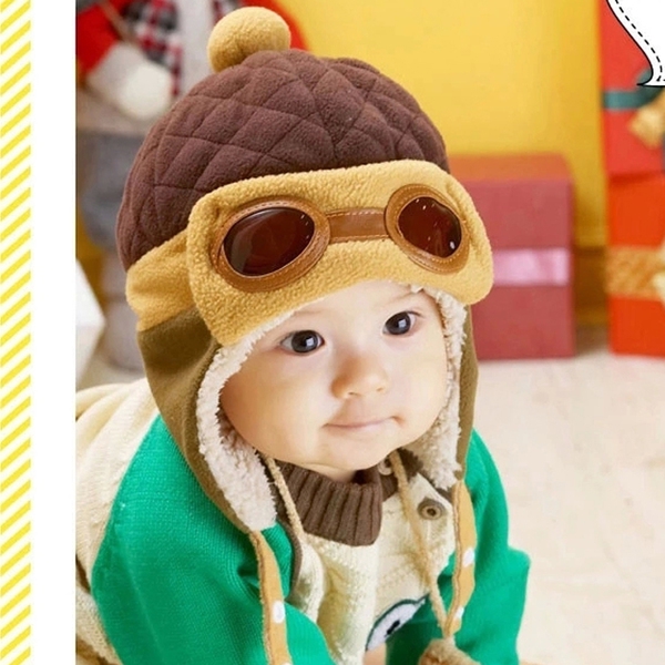Детски и бебешки шапки в различни модели 