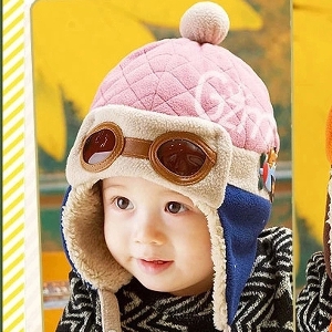 Детски и бебешки шапки в различни модели 