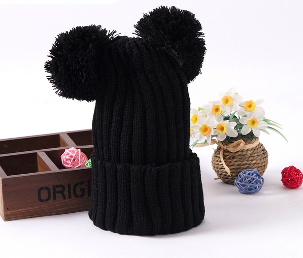 Детски шапки за момичета - червени, черни и сиви