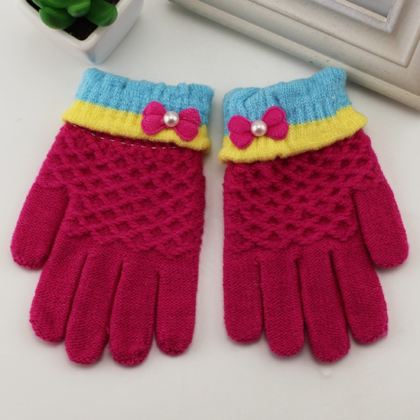 Зимни стилни ръкавици подходящи за деца от 4 до 8 години