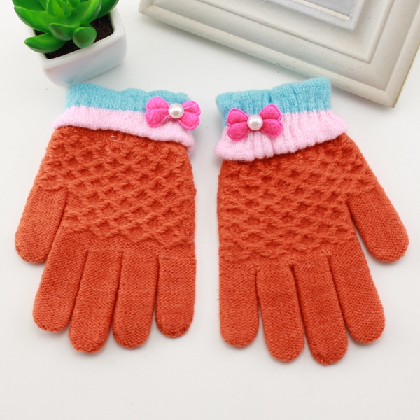 Зимни стилни ръкавици подходящи за деца от 4 до 8 години