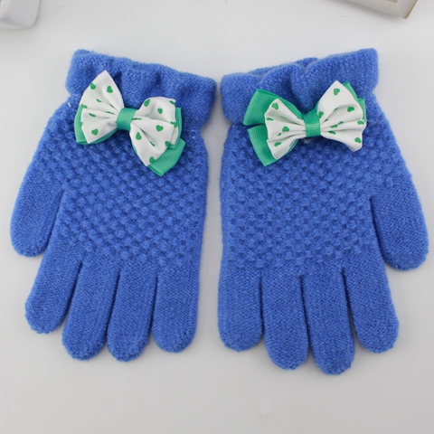 Зимни стилни ръкавици подходящи за деца от 4 до 8 години