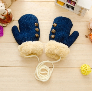 Зимни ръкавици за малки момичета 