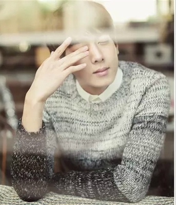 Мъжки пуловери в шест цвята