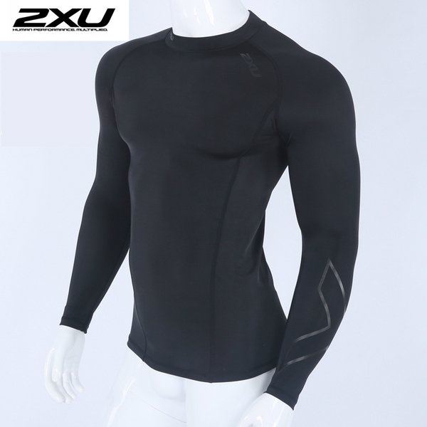 Мъжки спортен костюм