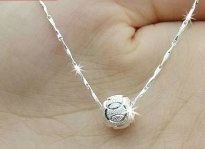 Дамски елегантни огърлици в сребрист цвят