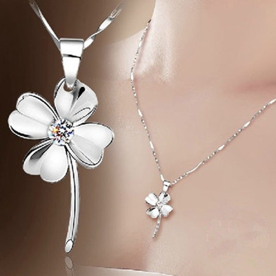 Дамски елегантни огърлици в сребрист цвят