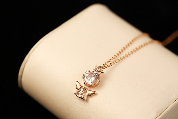 Дамска огърлица с циркониев кристал