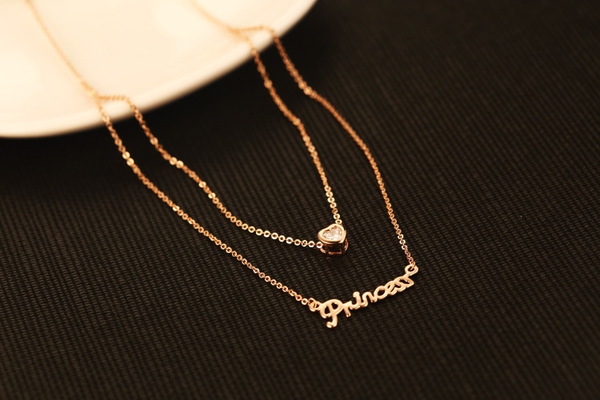 Дамска огърлица с циркониев кристал