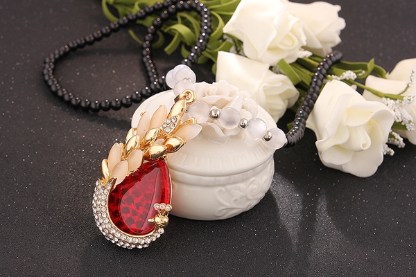 Дамски елегантни огърлици 