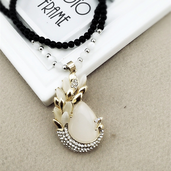 Дамски елегантни огърлици 